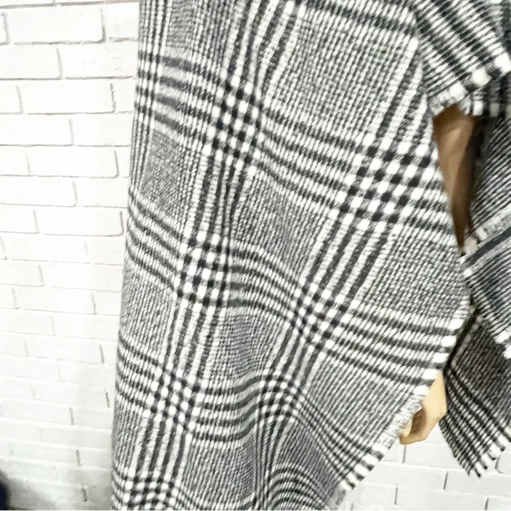 Old Navy Academia Black and White‎ Checkered Scarf